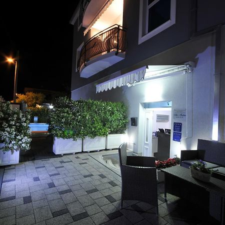 Apartments & Rooms Villa Maslina Trogir Exterior photo