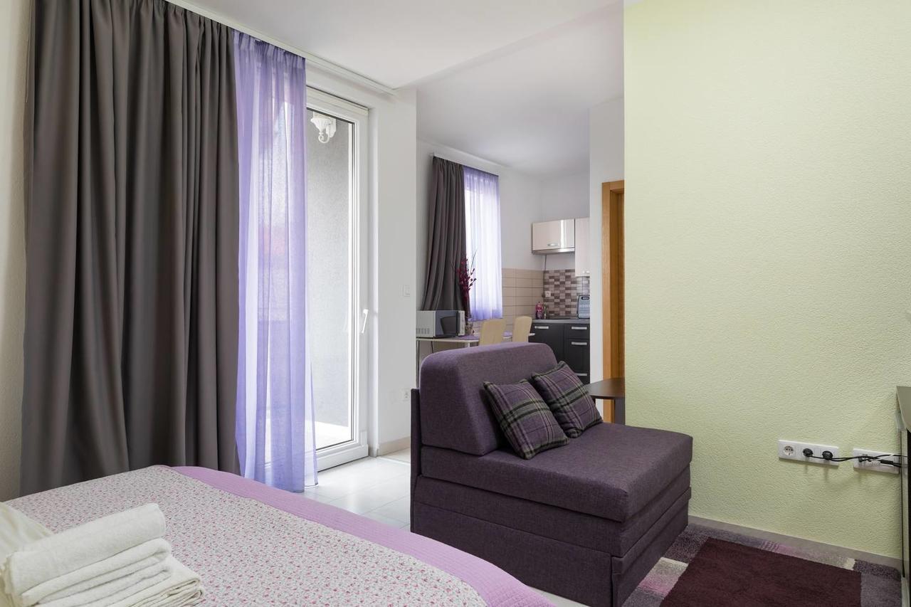 Apartments & Rooms Villa Maslina Trogir Exterior photo