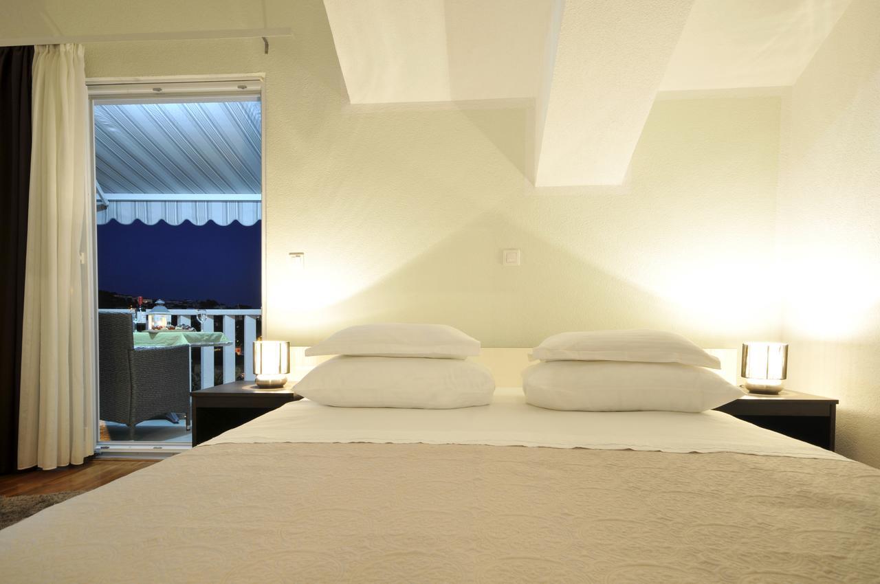 Apartments & Rooms Villa Maslina Trogir Exterior photo