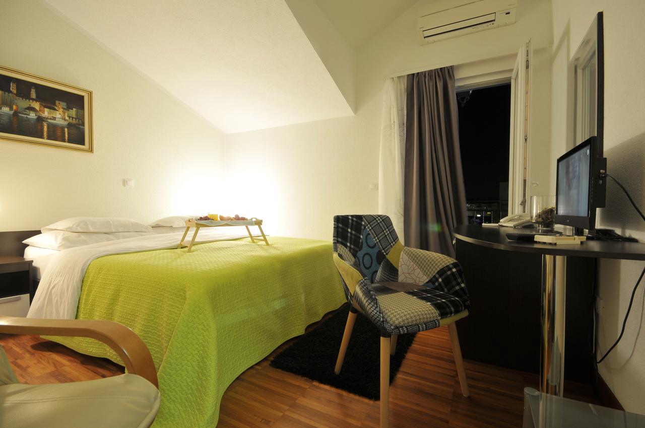 Apartments & Rooms Villa Maslina Trogir Exterior photo