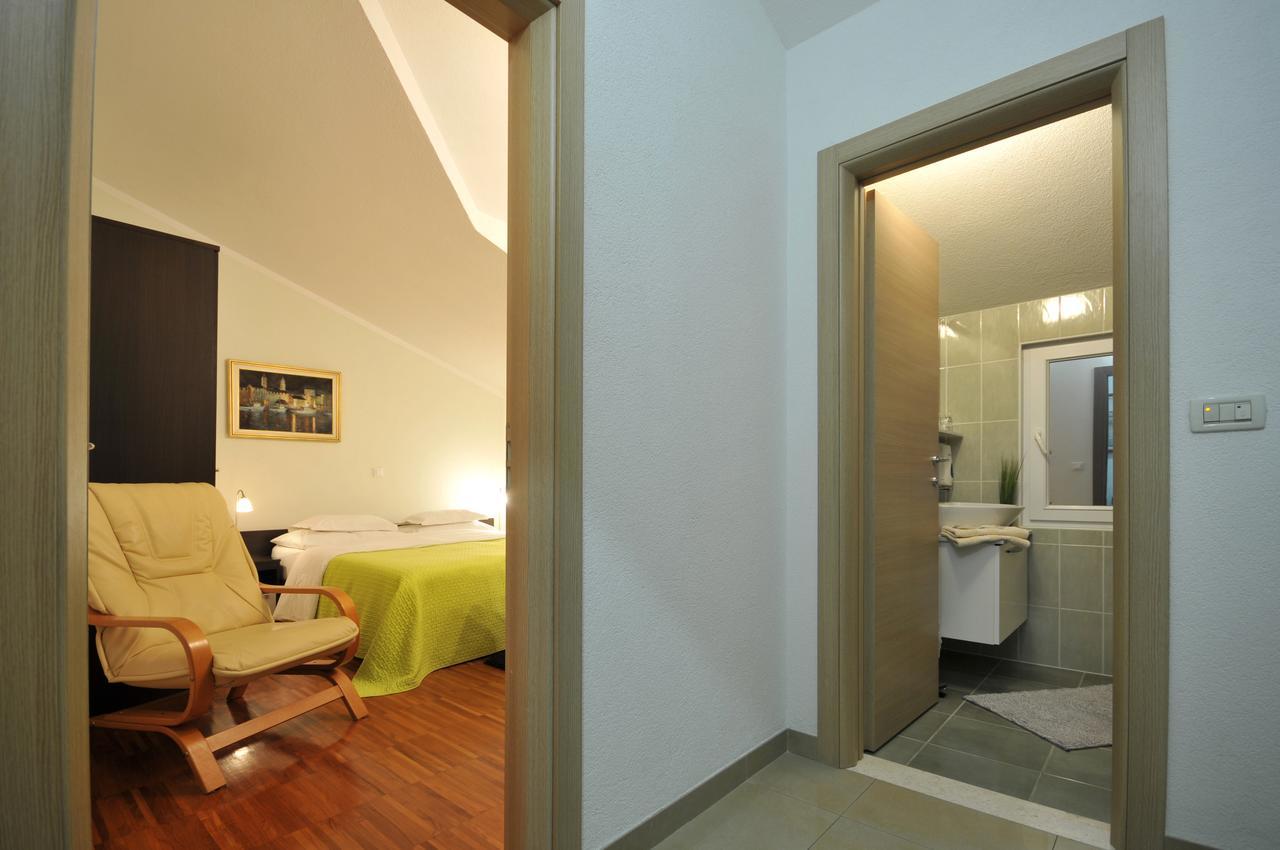 Apartments & Rooms Villa Maslina Trogir Exterior photo