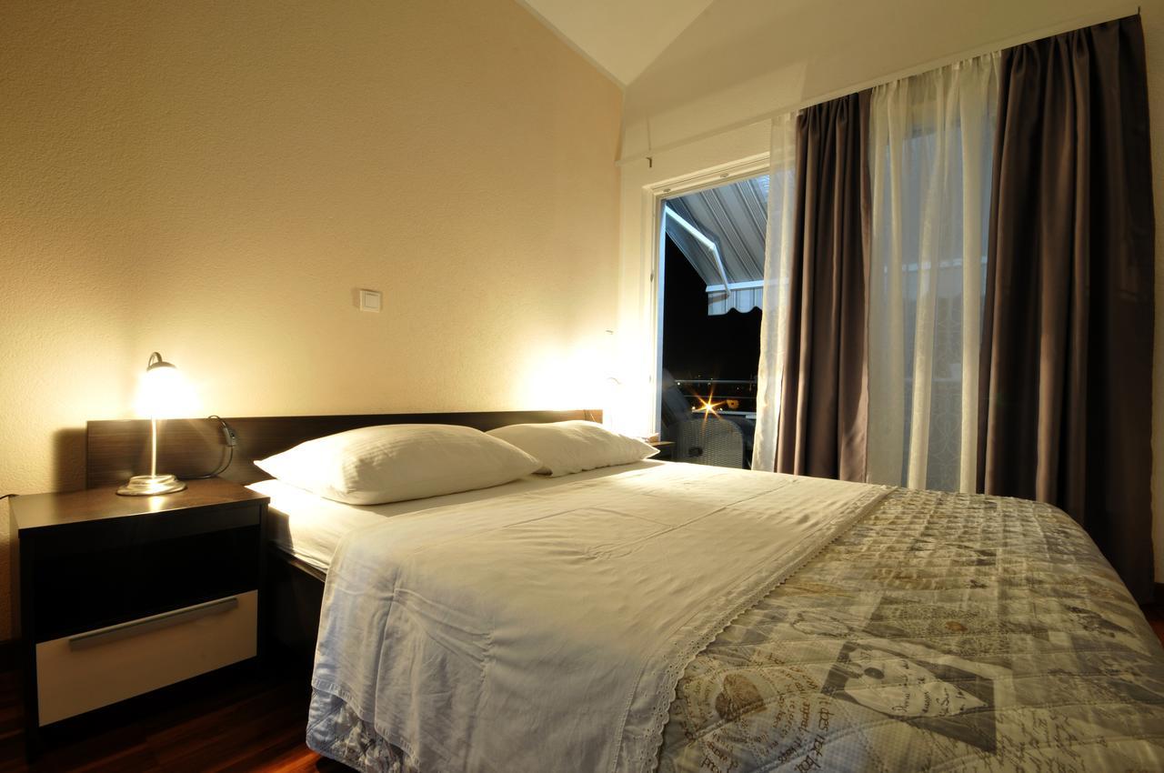 Apartments & Rooms Villa Maslina Trogir Exterior photo