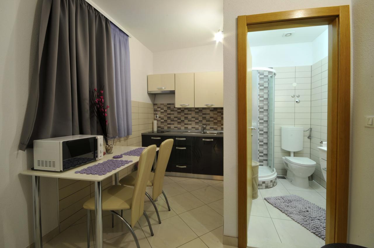 Apartments & Rooms Villa Maslina Trogir Exterior photo