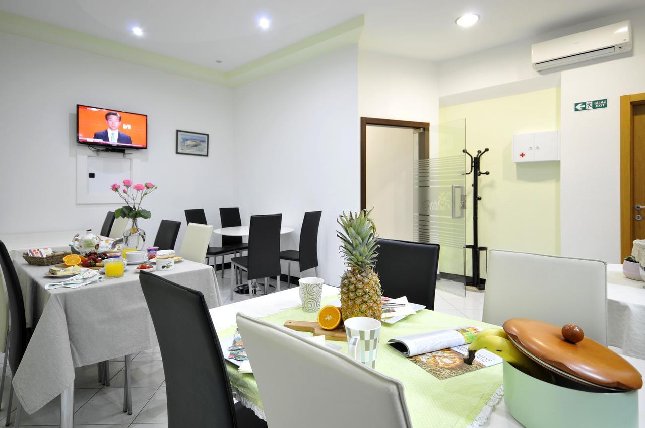 Apartments & Rooms Villa Maslina Trogir Exterior photo