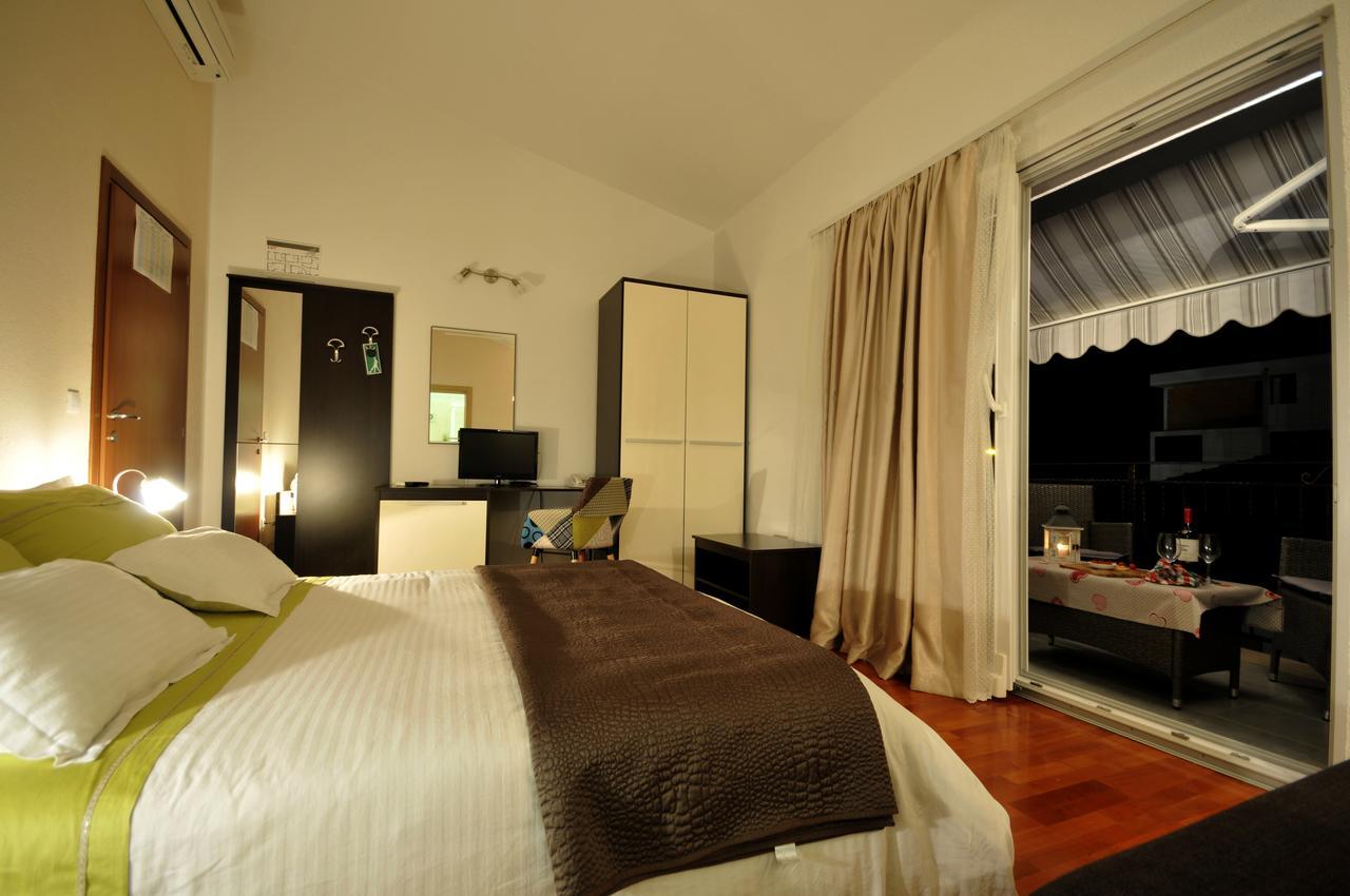 Apartments & Rooms Villa Maslina Trogir Exterior photo
