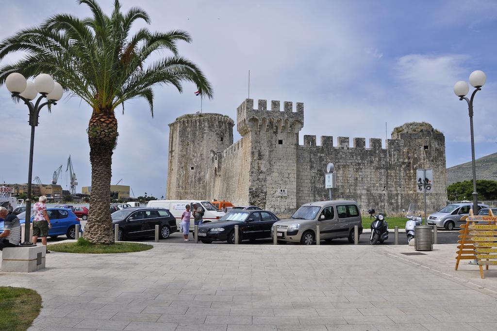 Apartments & Rooms Villa Maslina Trogir Exterior photo