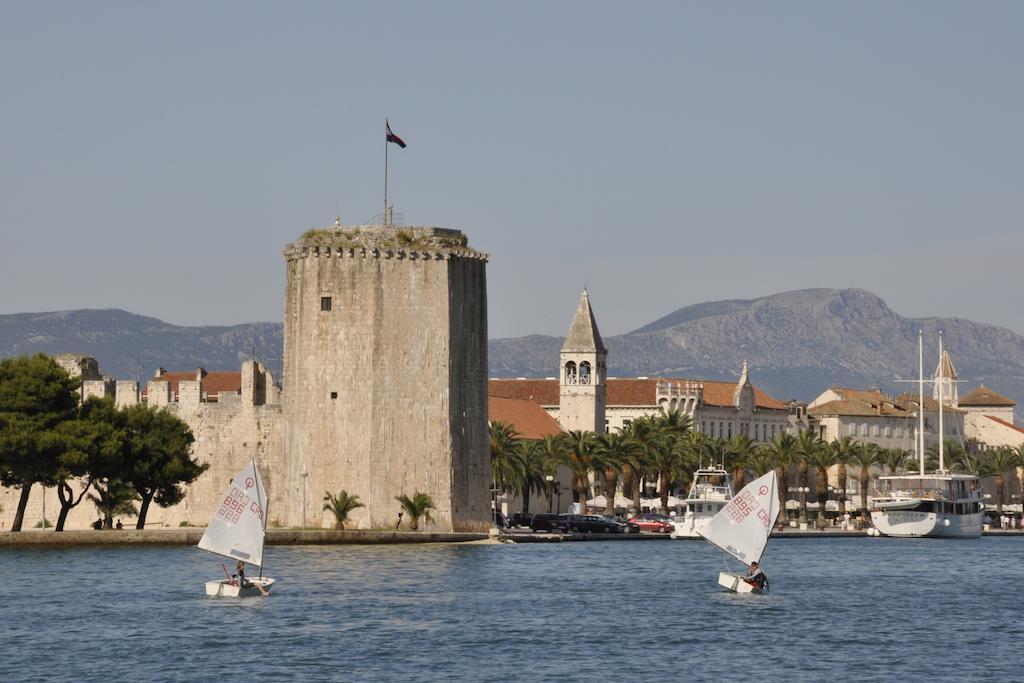 Apartments & Rooms Villa Maslina Trogir Exterior photo