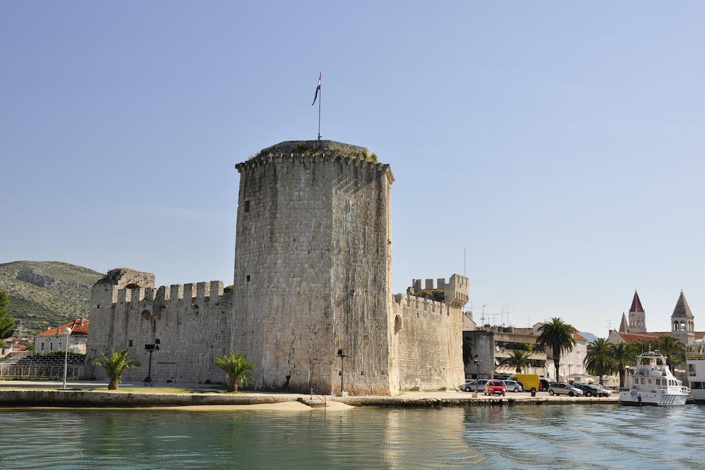 Apartments & Rooms Villa Maslina Trogir Exterior photo