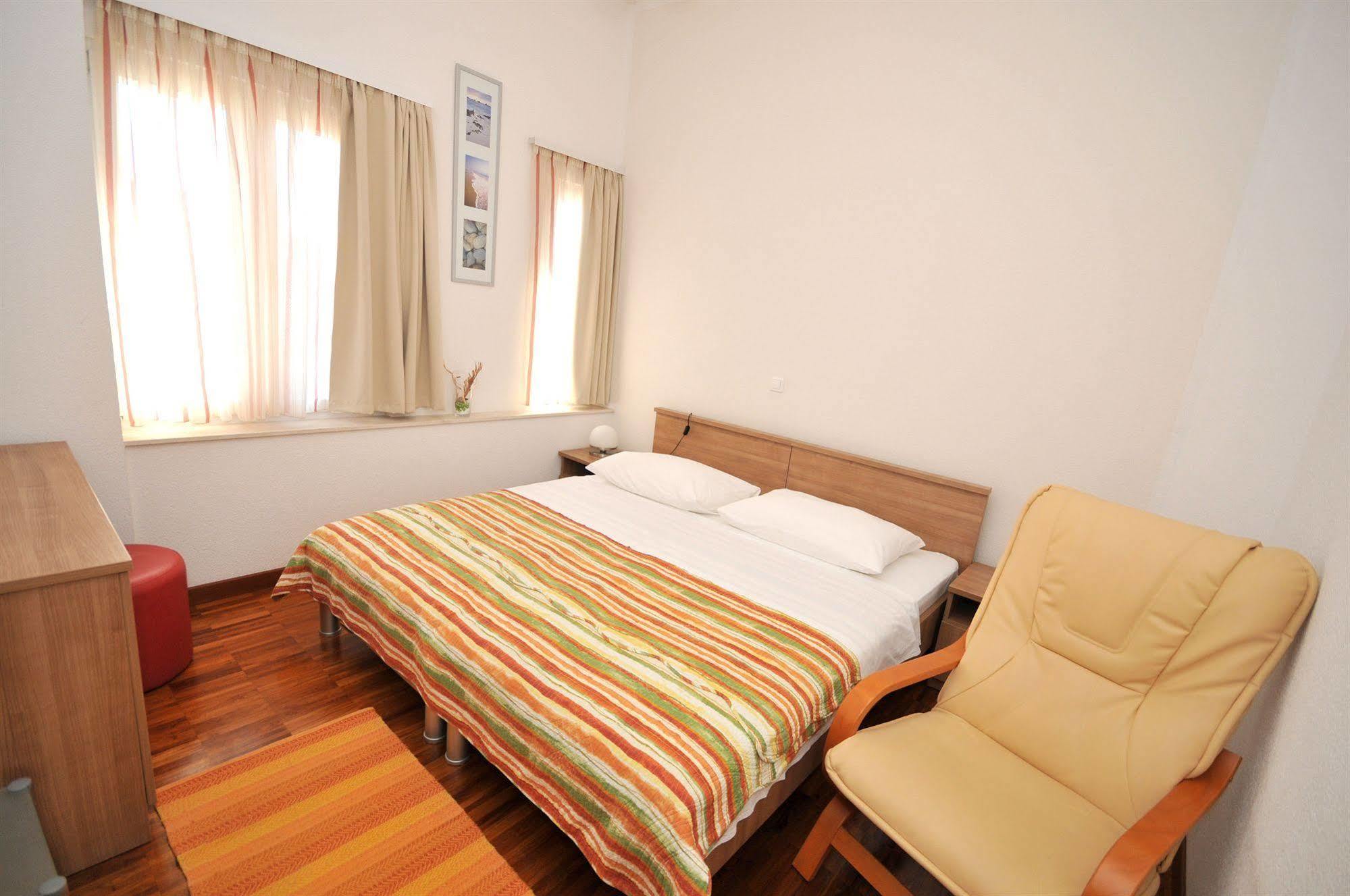 Apartments & Rooms Villa Maslina Trogir Exterior photo
