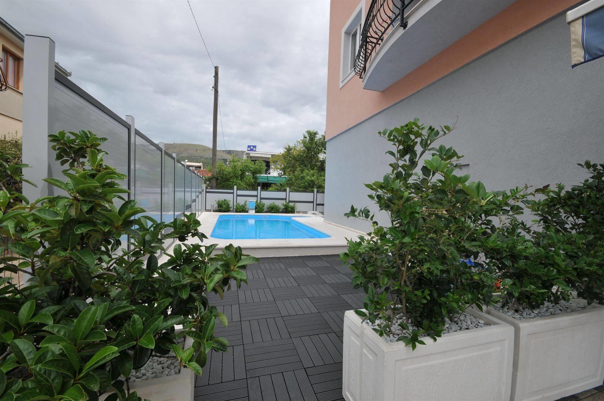 Apartments & Rooms Villa Maslina Trogir Exterior photo